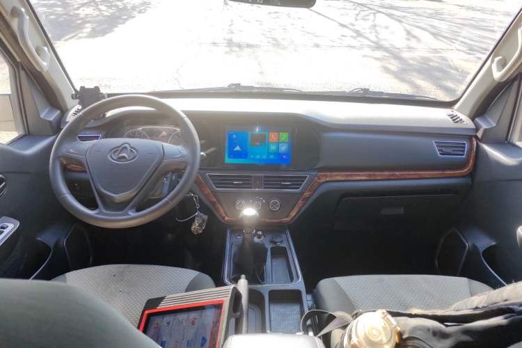 Used Kuayue Kuayue Zhe D5 2021 1.6L Standard Edition Double-Cab Flatbed with Dual Rear Wheels 3050mm Cargo Bed DAM16KL
