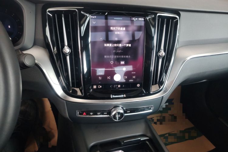 Used Volvo S60 2025 B4 Zhiyi Luxury Edition Audio And AC Panel