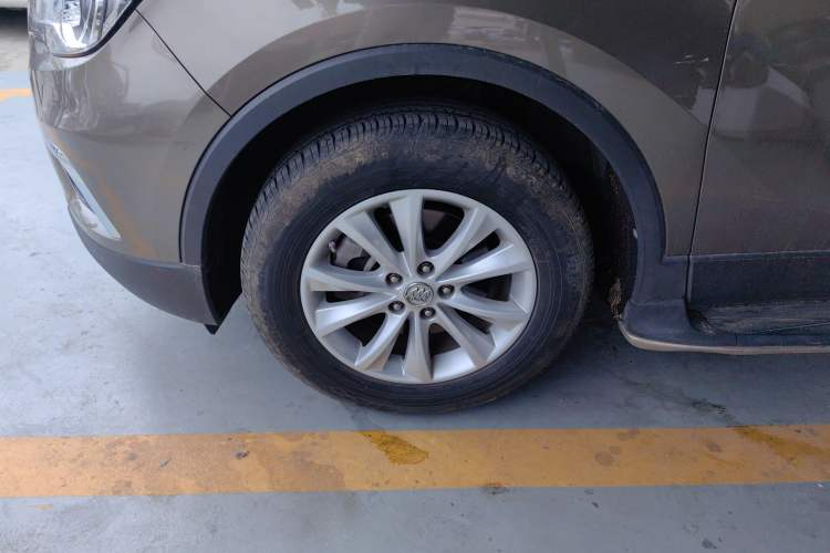 Used Buick Envision 2016 28T Four-Wheel Drive Elite Version Left Front Wheel Hub