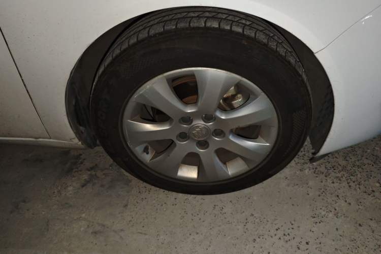 Used Buick Regal 2015 2.0L Leading Fashion Edition Right Front Wheel Hub