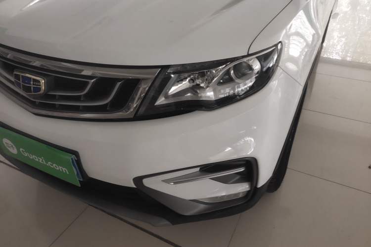 Used Geely Auto Emgrand X7 Sport 2018 1.8TD Automatic Two-Wheel Drive Zhiya Model Left Front Headlight