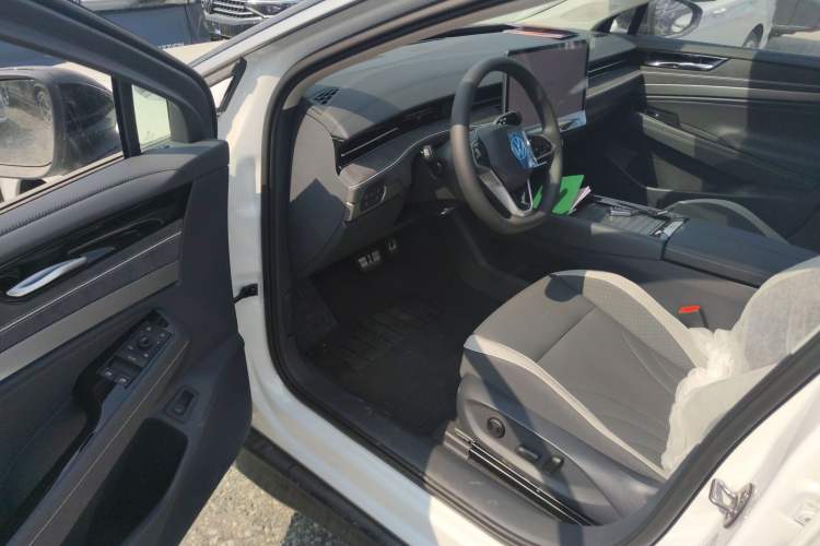 Used Volkswagen ID.7 VIZZION 2024 PRO Model Driver Seat