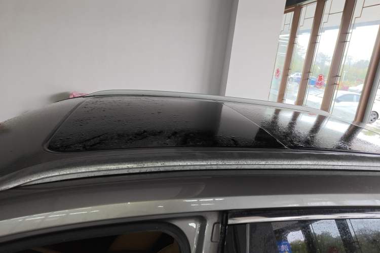 Used Roewe RX5 2023 1.5T Luxury Sliding-Screen Version