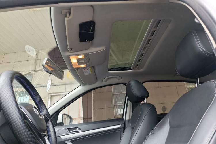 Used Volkswagen Lavida 2017 1.6L Manual Comfort Edition Headliner