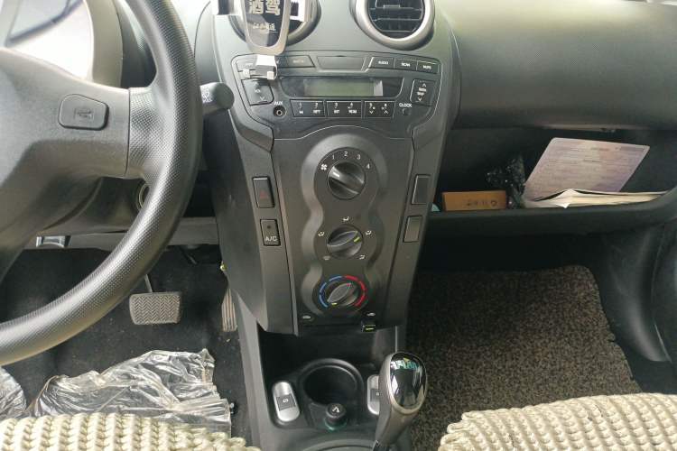 Used BYD F0 2015 1.0L AMT XuanKu Model Audio And AC Panel