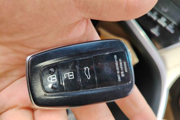 Used Toyota Camry 2021 2.0G Luxury Edition Vehicle Key