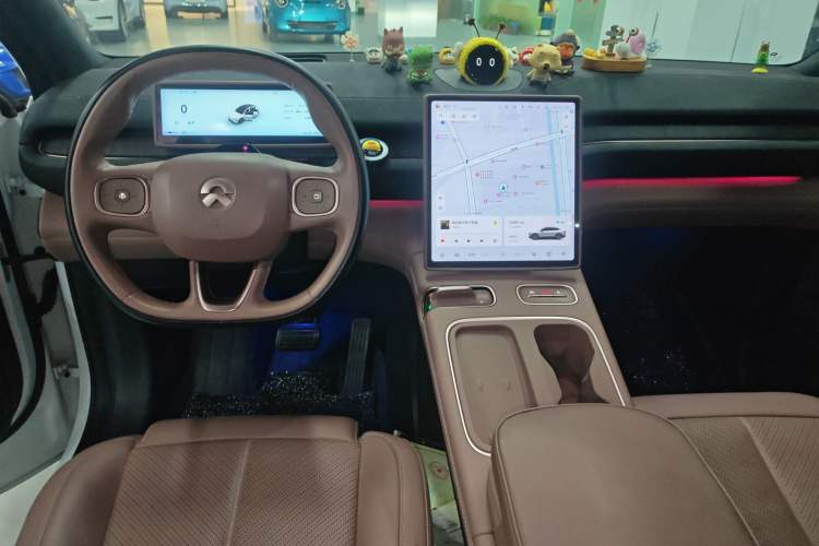 Used Nio EC6 2024 100 kWh Center Console