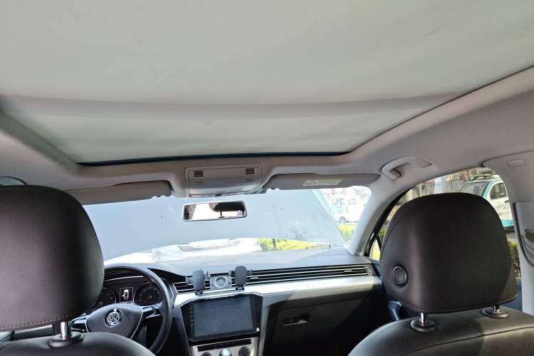 Used Volkswagen Magotan 2017 280TSI DSG Comfort Model Headliner