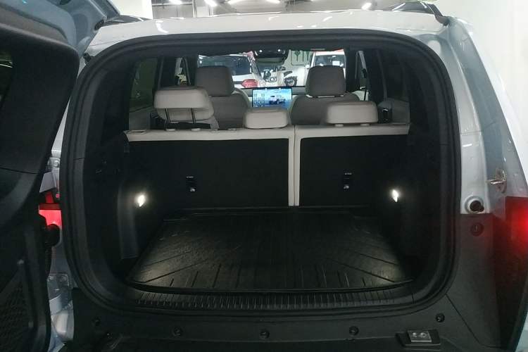 Used Formula Leopard Titanium 3 2025 501 km All-Wheel Drive Intelligent Driving Max Edition