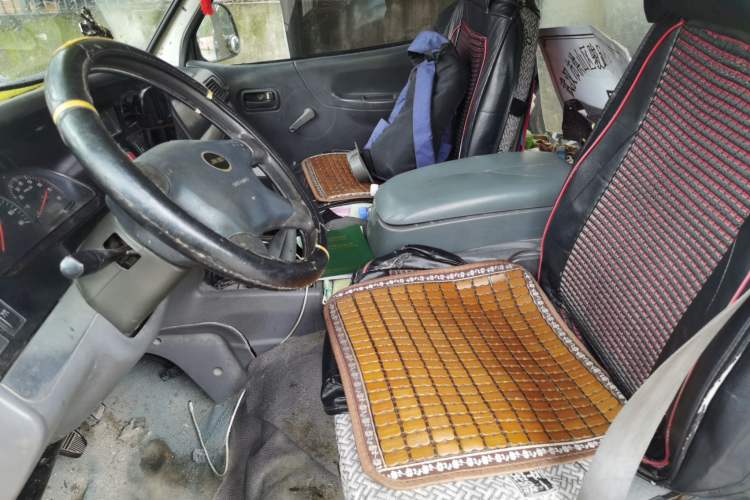 Used Jinbei Hiace 2014 2.0L 5th Generation Kuaiyunwang Business Version 4G19 Left Front Seat