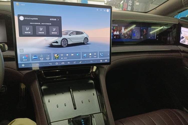 Used Denza Z9GT 2024 1100 4x4 Ultra First Edition Audio And AC Panel