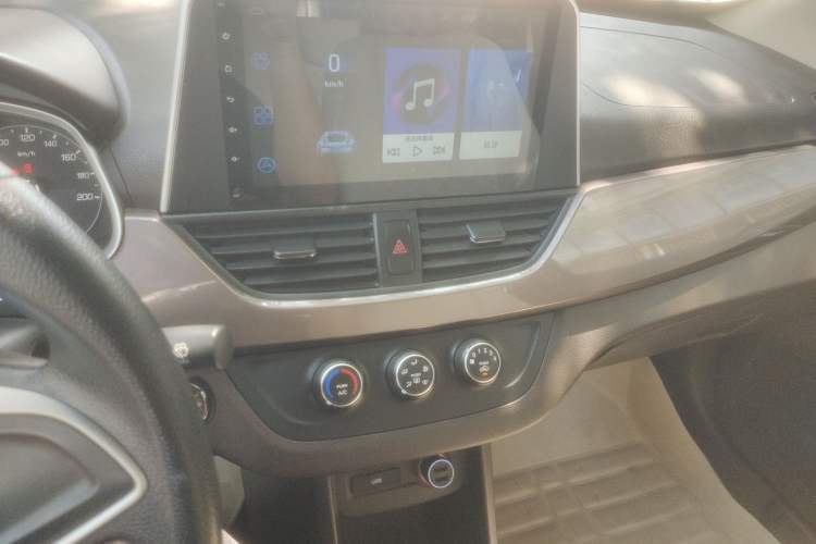 Used Baojun 310W 2017 1.5L Manual Comfort Version China V