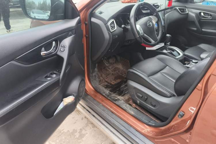 Used Nissan X-Trail 2014 2.5L CVT Leading Edition 4WD Driver Seat