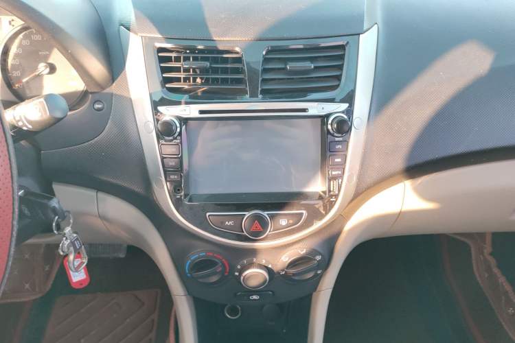 Used Hyundai Verna (older generation) 2014 1.4L Automatic Smart GLS
