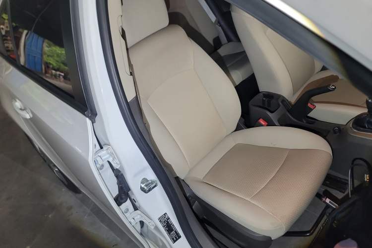 Used Chevrolet Cruze 2015 1.5L Classic SL MT