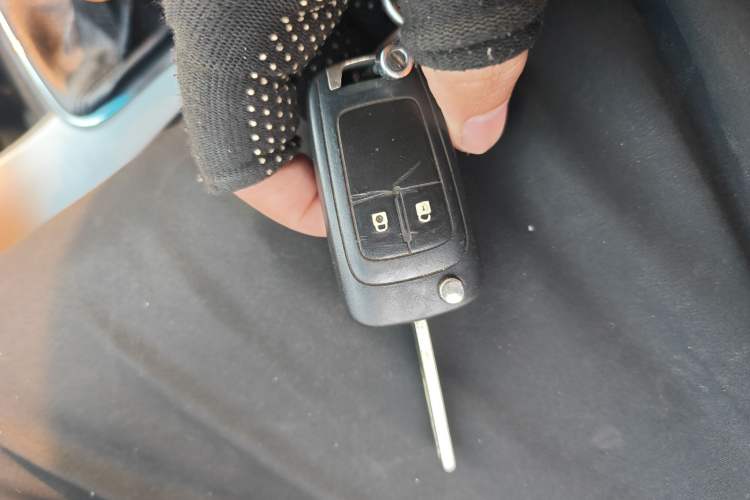 Used Chevrolet Cruze 2015 Hatchback 1.6L Manual Comfort Edition