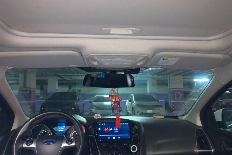 Used Ford Focus 2012 Sedan 1.6L Manual Fashion Edition
