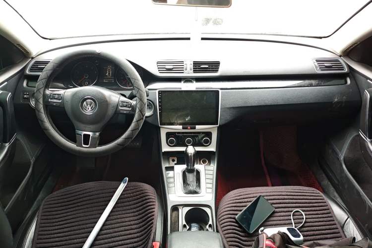 Used Volkswagen Magotan 2012 Revised Version 1.8TSI Leading Edition Center Console