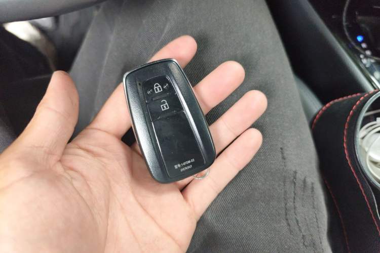 Used Toyota IZOA 2018 2.0L Yichi Version China VI Standard Interior 1