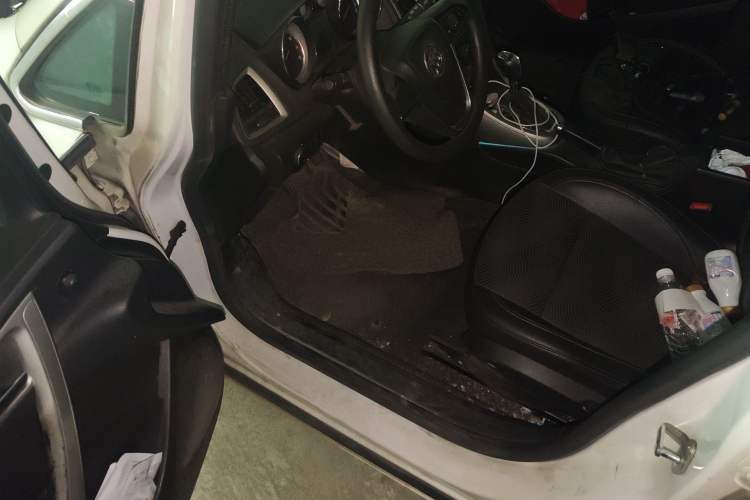 Used Buick GT 2013 XT 1.6L Automatic Fashion Edition Driver Seat