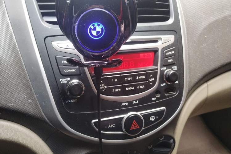 Used Hyundai Verna (older generation) 2013 Sedan 1.4L Automatic Standard GL Model Audio And AC Panel