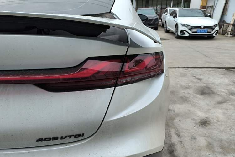 Used MG 7 2023 2.0T Automatic Hunter Luxury Edition Right Rear Taillight