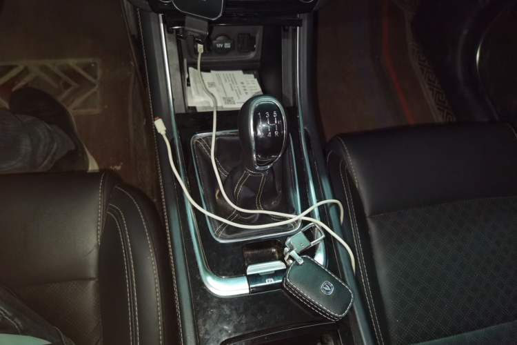 Used CHANGAN Eado 2019 High-Energy Edition 1.6L GDI Manual Pioneer Model China VI Standard
