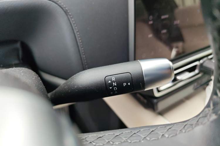 Used Li Auto L8 2023 Pro Model

