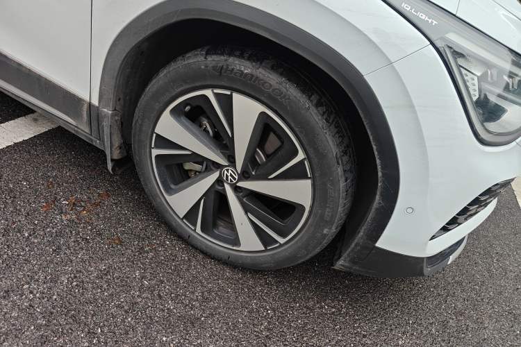 Used Volkswagen ID.6 X 2022 Smart Enjoyment Long-Range Edition Right Front Wheel Hub