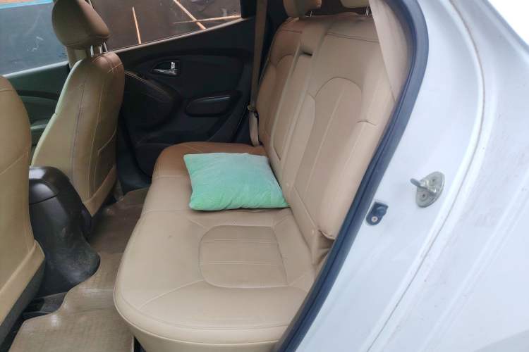 Used Hyundai ix35 2013 2.0L Automatic Two-Wheel Drive Smart GLS China IV Standard