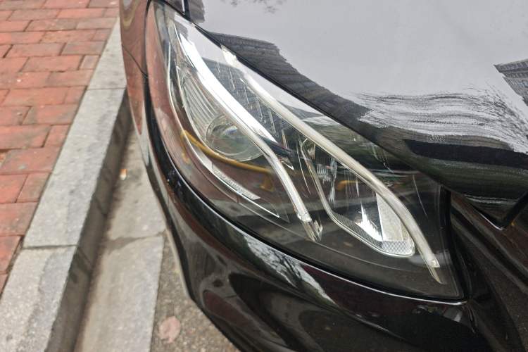 Used Mercedes-Benz E-Class 2020 E 300 L Sport Luxury Edition Right Front Headlight