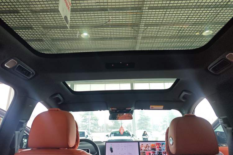 Used Li Auto L8 2023 Pro Model
