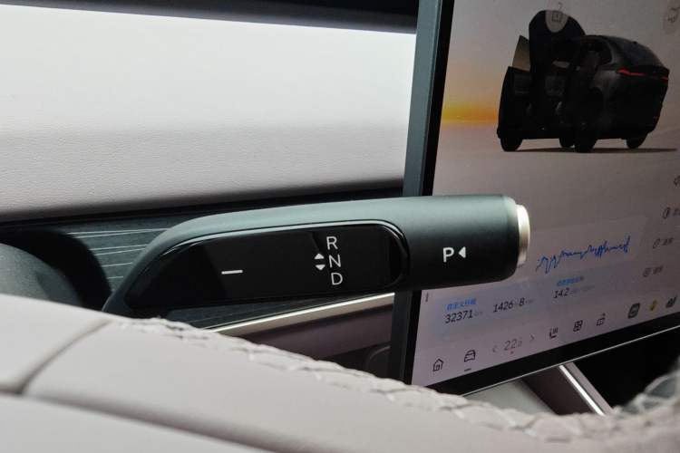 Used ONVO L60 2024 60 kWh Rear-Drive Version