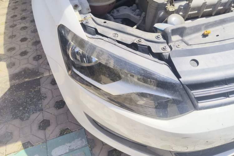 Used Volkswagen Polo 2013 1.4L Automatic Comfort Edition Right Front Headlight