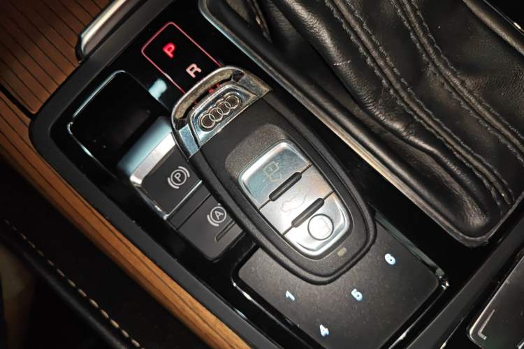 Used Audi A6L 2018 30th Anniversary Edition 30 FSI Style Model Vehicle Key