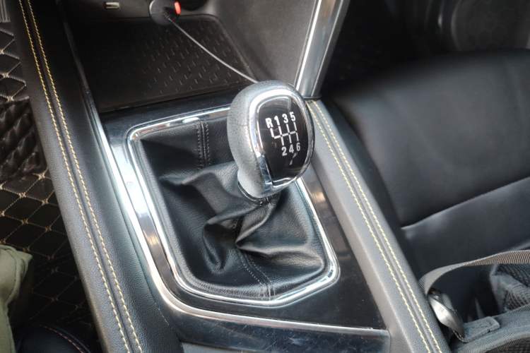 Used BAIC Beijing X3 2019 1.5T Manual Glory Edition Gear Lever