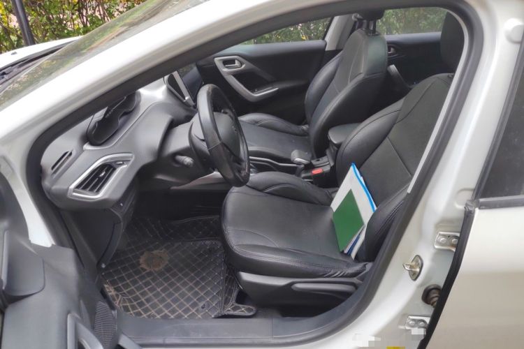 Used Peugeot 2008 2014 1.6L Automatic Fashion Edition
