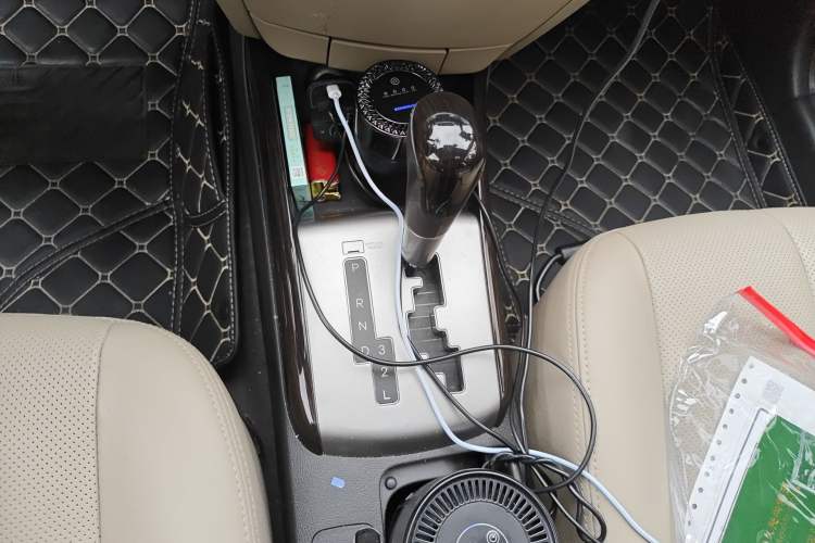 Used Hyundai Celesta 2011 1.6L Automatic Luxury Version Gear Lever