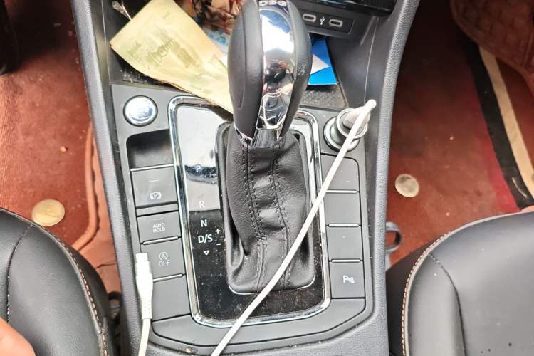 Used Volkswagen Bora 2023 200TSI DSG YueXing PRO Edition Gear Lever