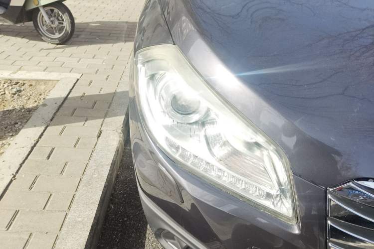 Used Suzuki S-Cross 2014 1.6L CVT Four-Wheel Drive Luxury Version