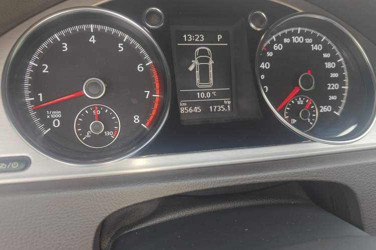 Used Volkswagen Magotan 2012 Travel Edition 2.0 TSI 4x4 Comfort Version Odometer Close Up