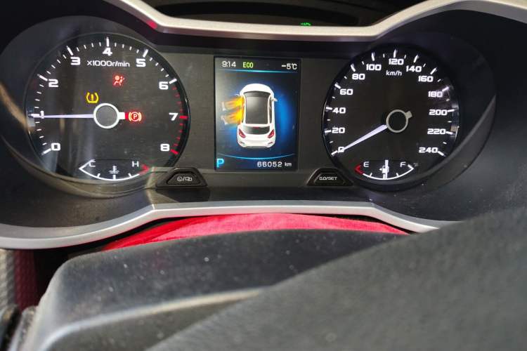 Used Geely Auto Emgrand GS 2017 Sport Edition 1.3T Automatic Smart Connectivity Model Odometer Close Up