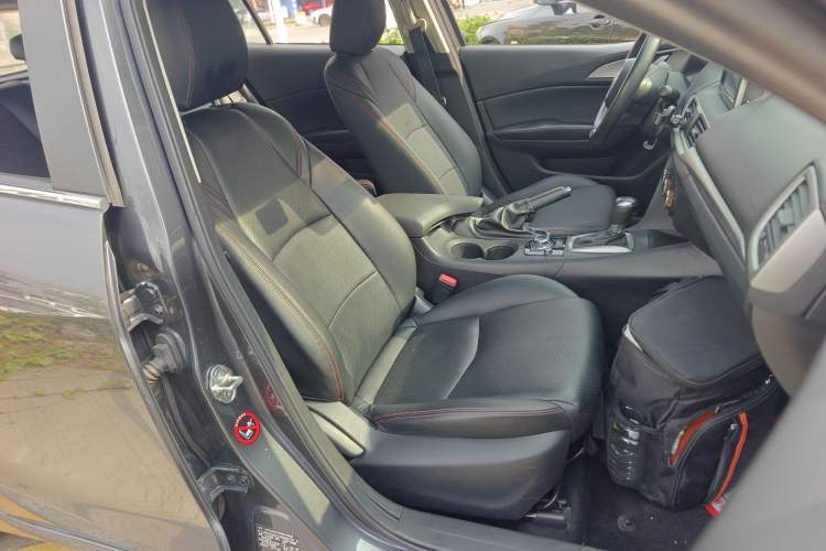 Used Mazda 3 Axela 2017 Hatchback 1.5L Automatic Comfort Model Emission Standard China V