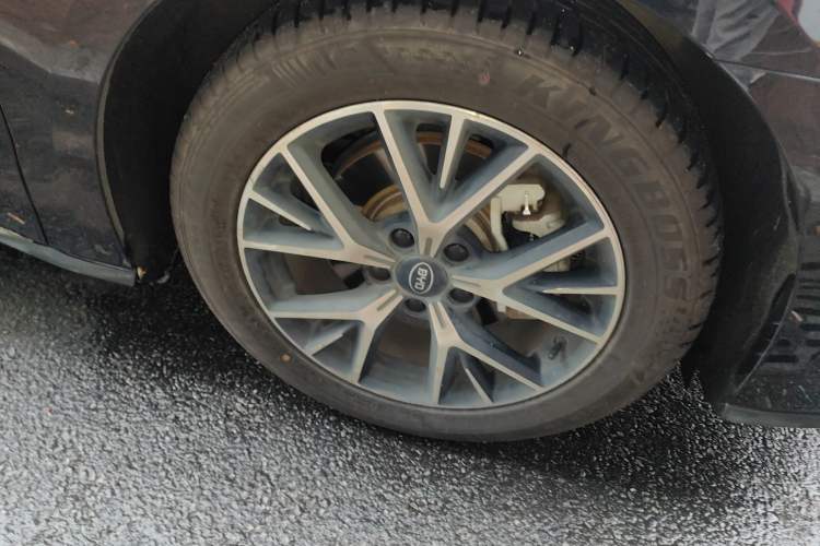 Used BYD e9 2021 Business Edition
