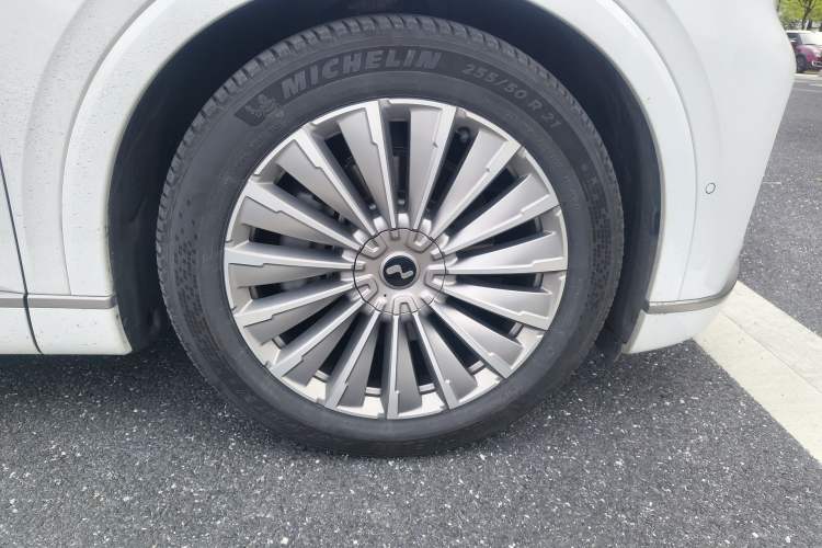 Used ONVO Luxeed L90 2025 Model—Max Six-Seater Version