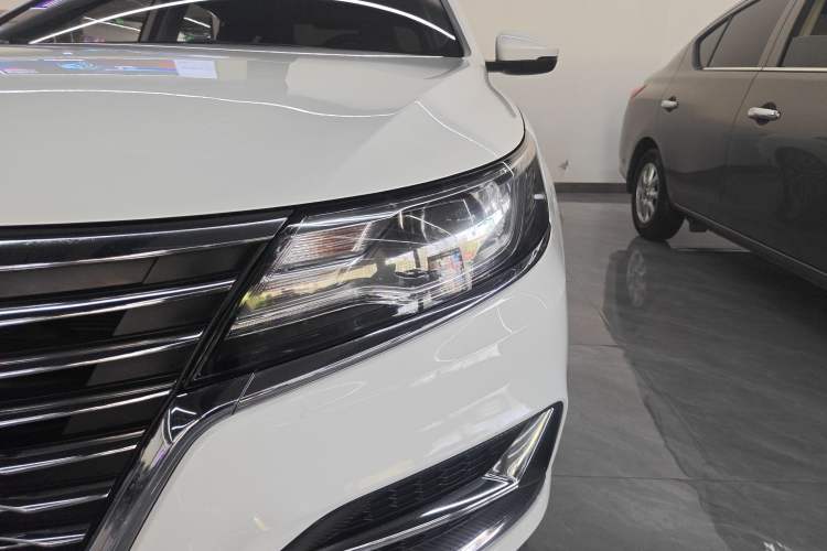 Used Roewe i6 2020 PLUS 1.6L CVT 4G Connected Glory Flagship Edition

