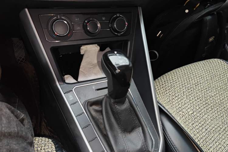 Used Volkswagen Polo 2019 Plus 1.5L Automatic Panoramic Enjoyment Edition Gear Lever