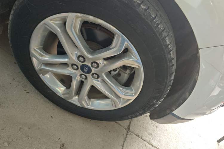 Used Ford Edge 2016 EcoBoost 245 Two-Wheel-Drive Titanium 7-Seater
