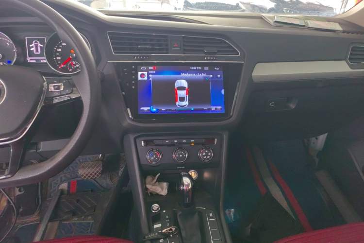 Used Volkswagen Tiguan L 2017 330TSI Automatic Two-Wheel Drive Luxury Edition Audio And AC Panel