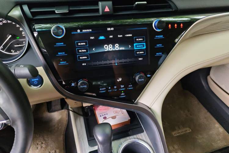 Used Toyota Camry 2019 Dual-Engine 2.5 HG Luxury Edition China VI Standard Audio And AC Panel